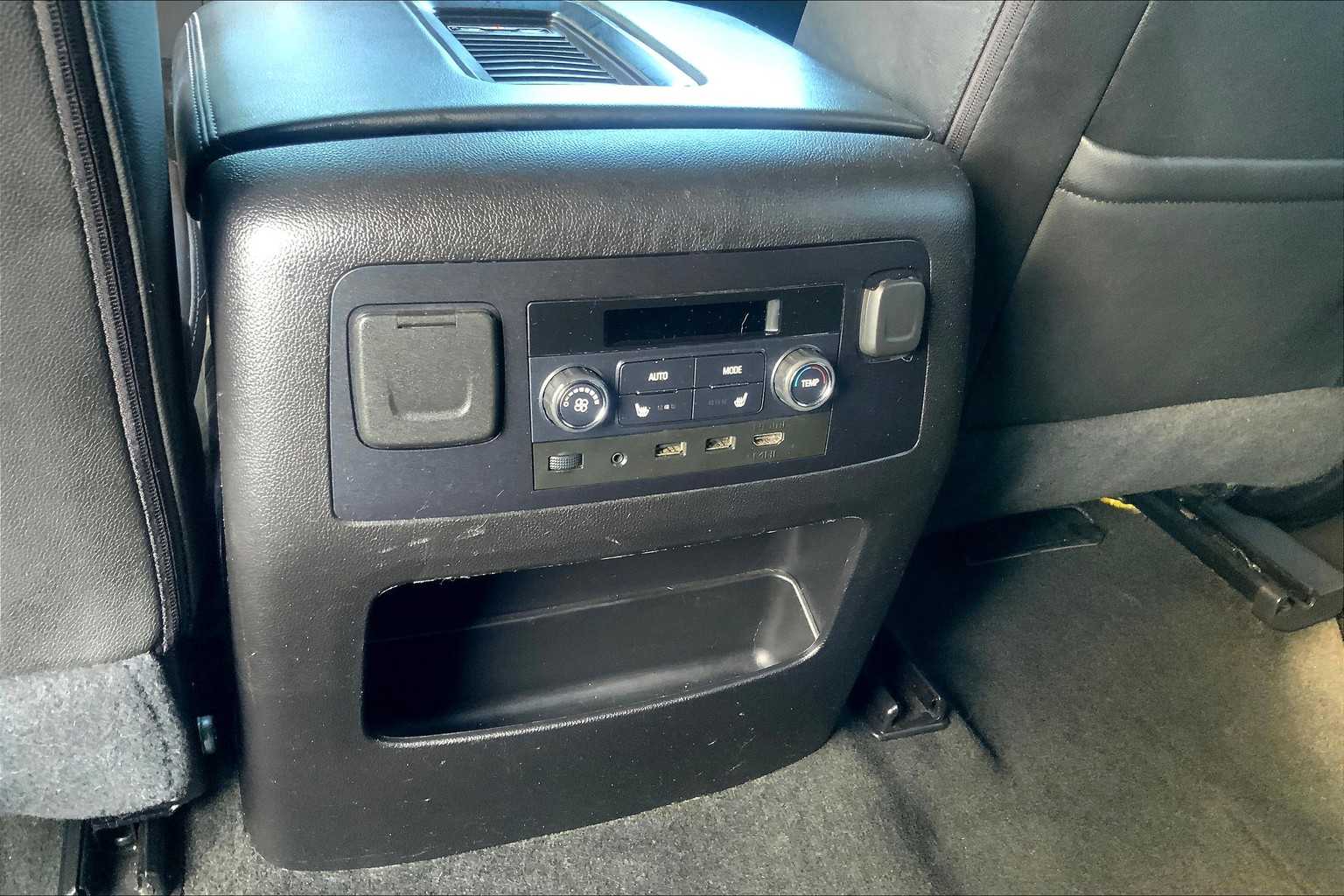 2018 Chevrolet Tahoe Premier photo 36