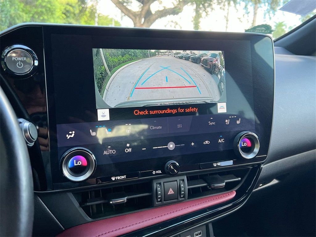 2022 Lexus NX 350h Premium photo 16