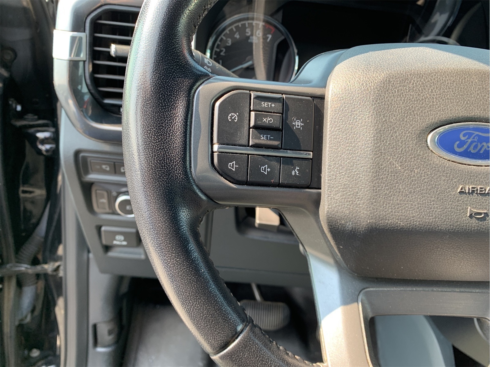 2021 Ford F-150 XLT photo 11