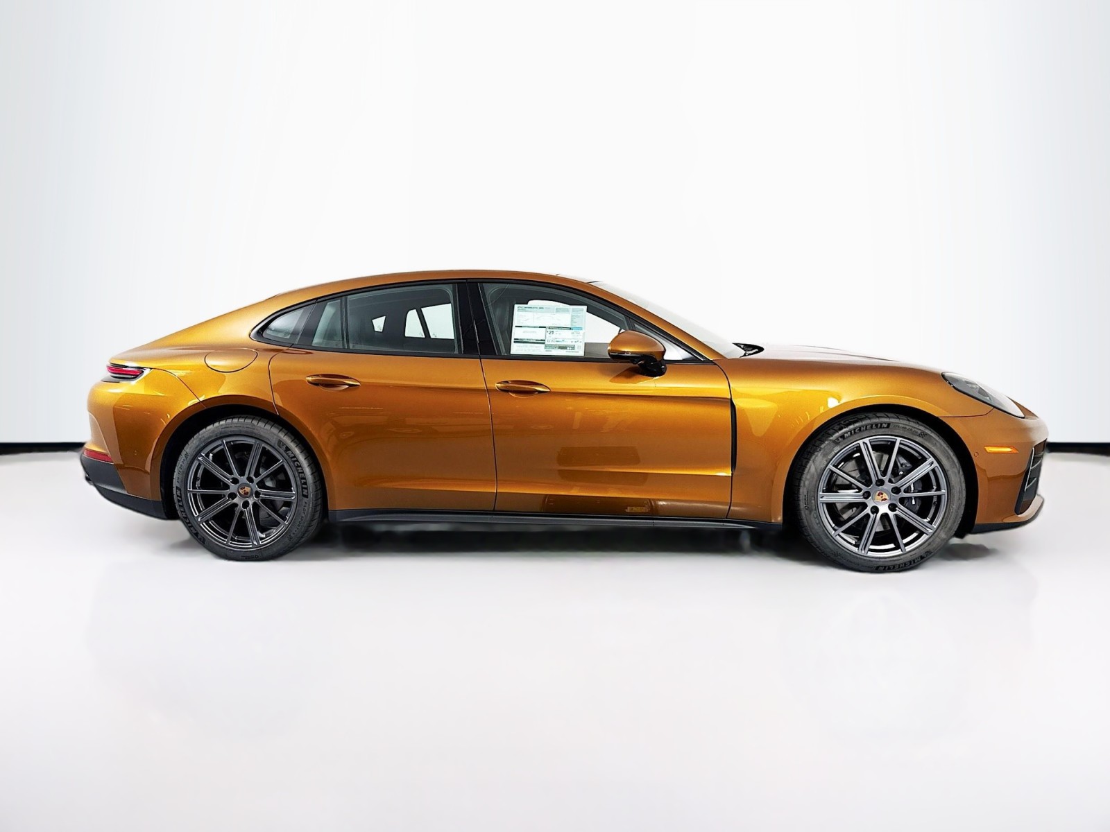 2025 Porsche Panamera 4 photo 8