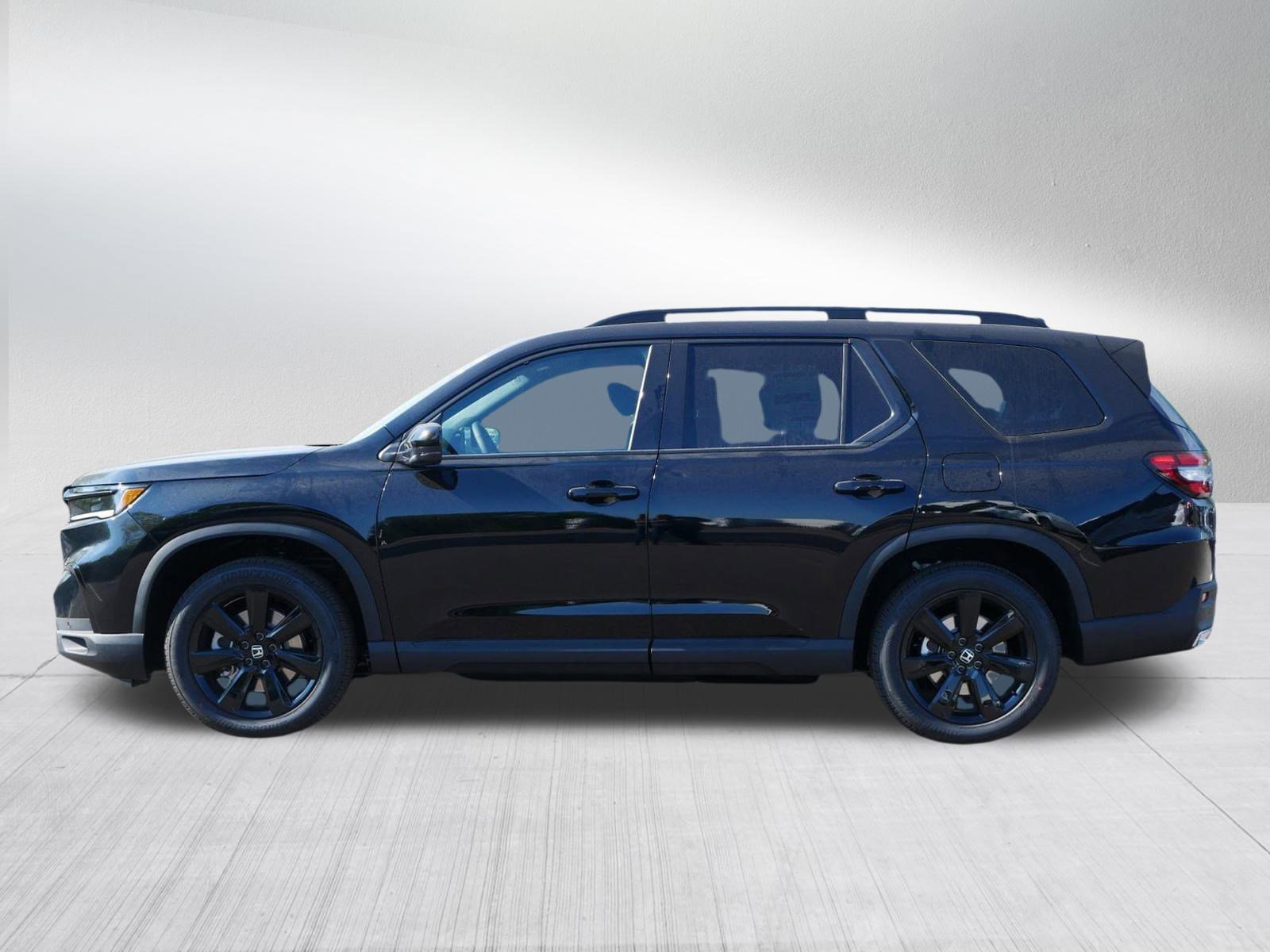 2025 Honda Pilot Black Edition photo 3