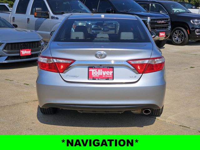 2017 Toyota Camry XLE photo 5