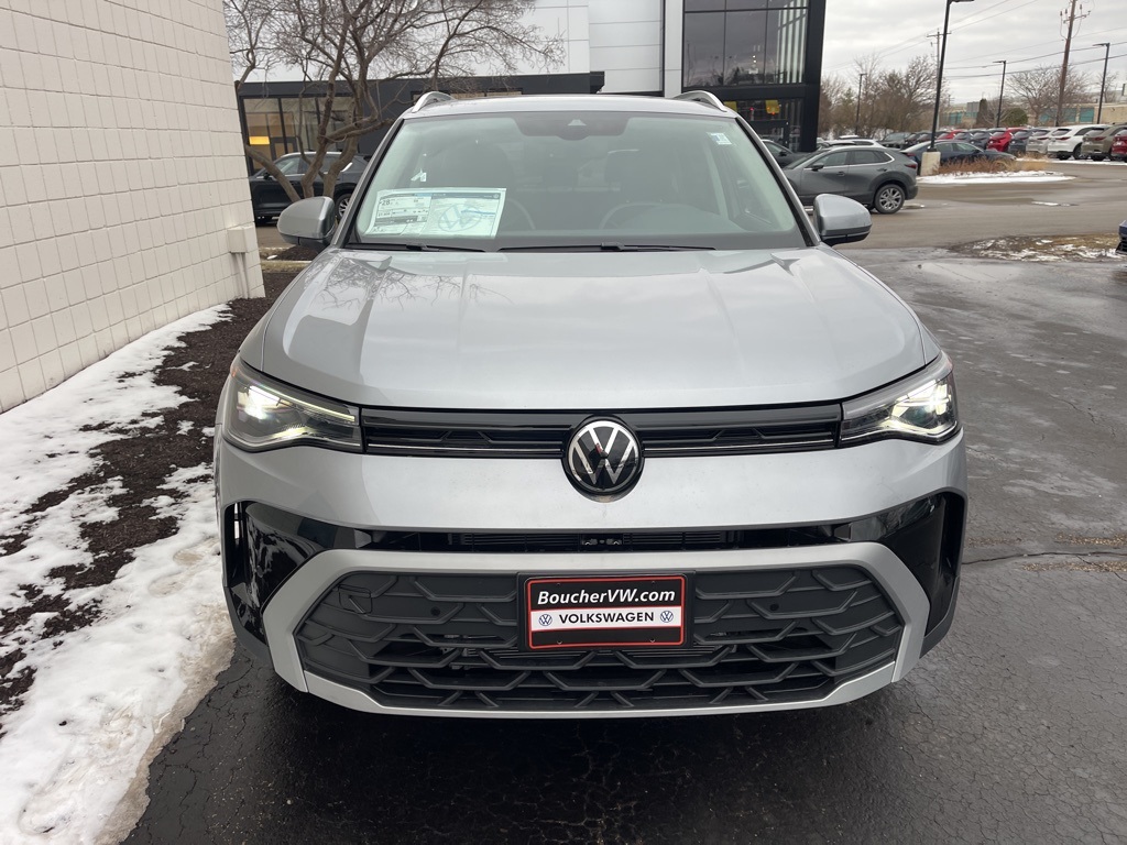 2025 Volkswagen Taos SE photo 4
