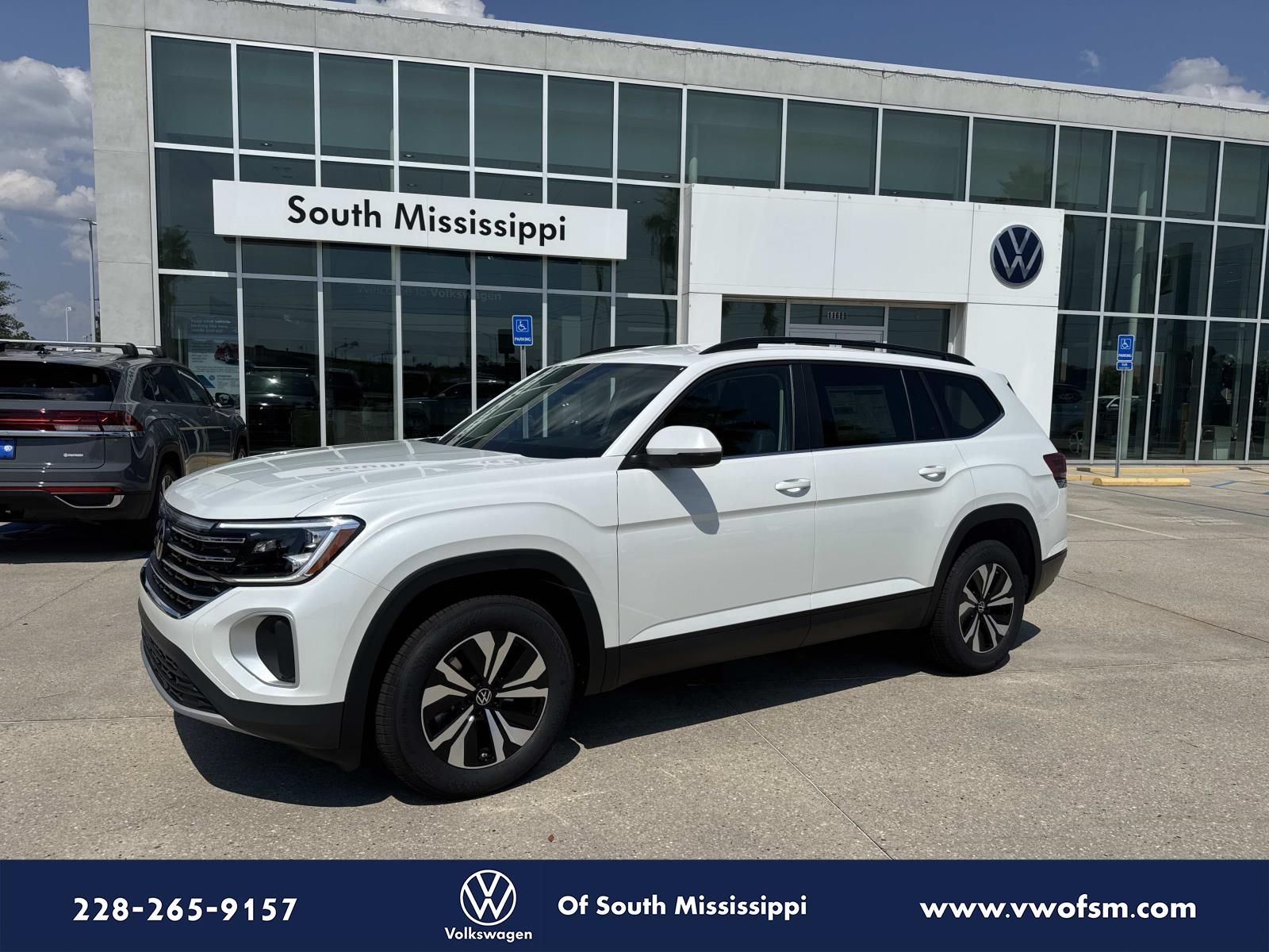 2026 Volkswagen Atlas SE's photo