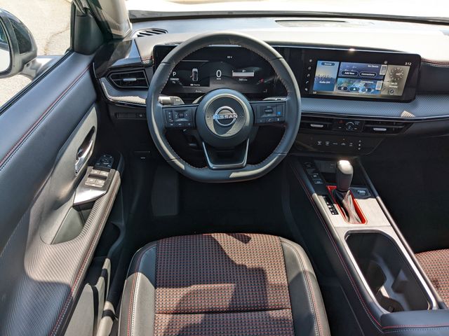 2025 Nissan Kicks SR photo 13