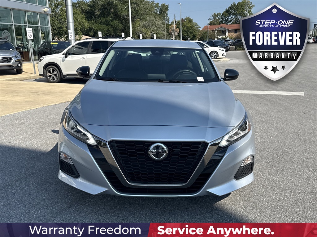 2022 Nissan Altima 2.5 SR photo 2