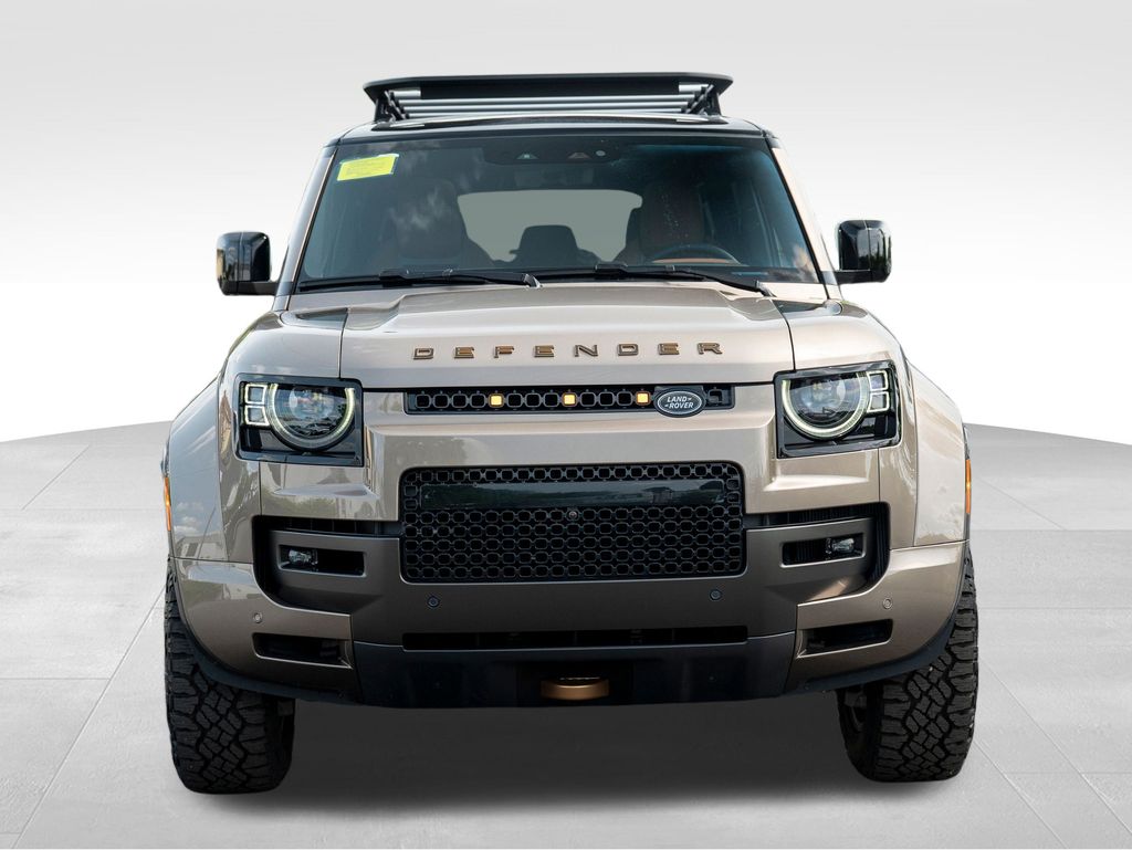 2025 Land Rover Defender 110 V8 photo 2