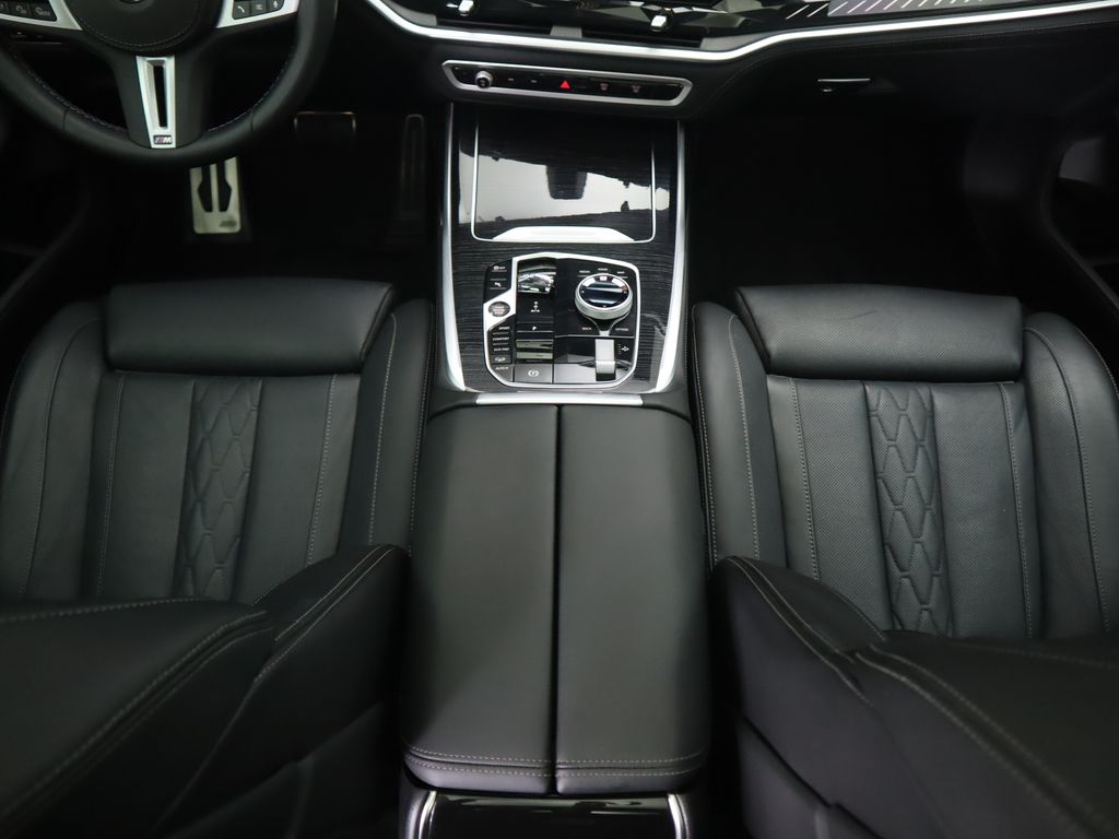 2025 Bmw X7 M60i photo 16