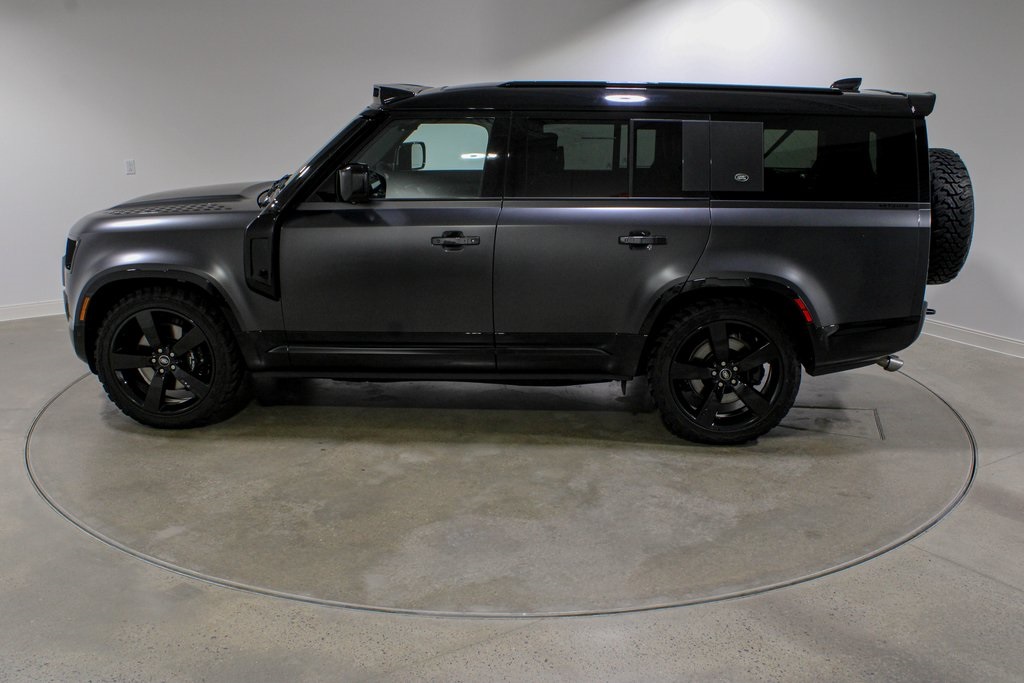2024 Land Rover Defender 130 V8 photo 2