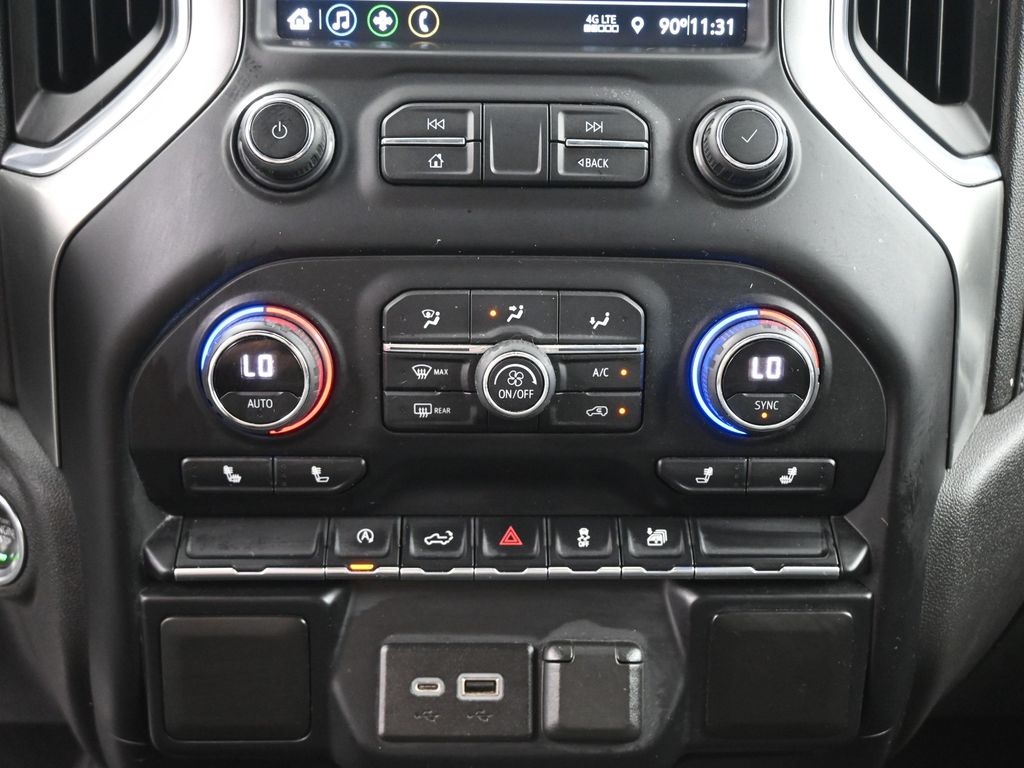 2020 Chevrolet Silverado 1500 LT Texas Edition photo 3