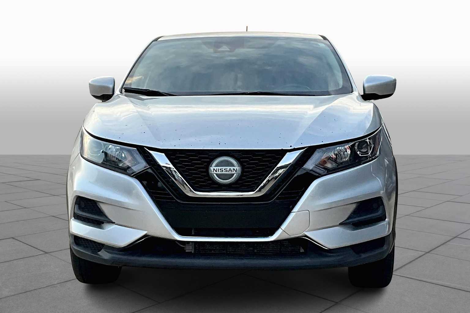 2020 Nissan Rogue Sport S photo 2