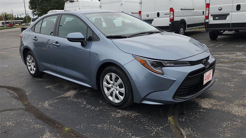 2024 Toyota Corolla LE photo 2
