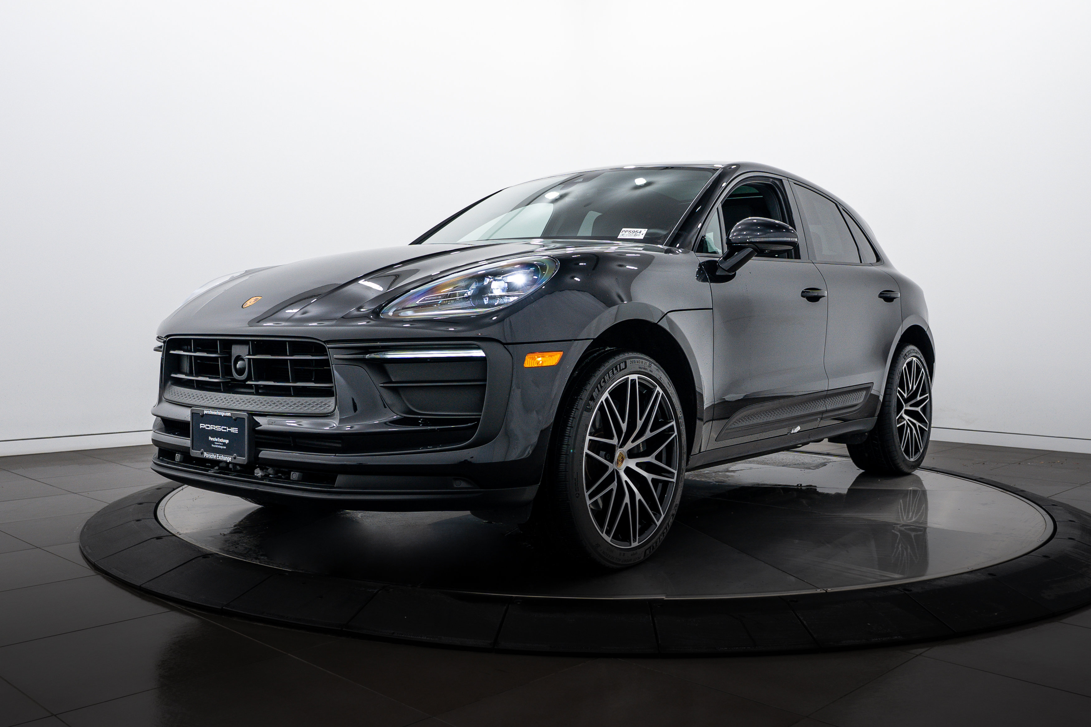 2022 Porsche Macan Base