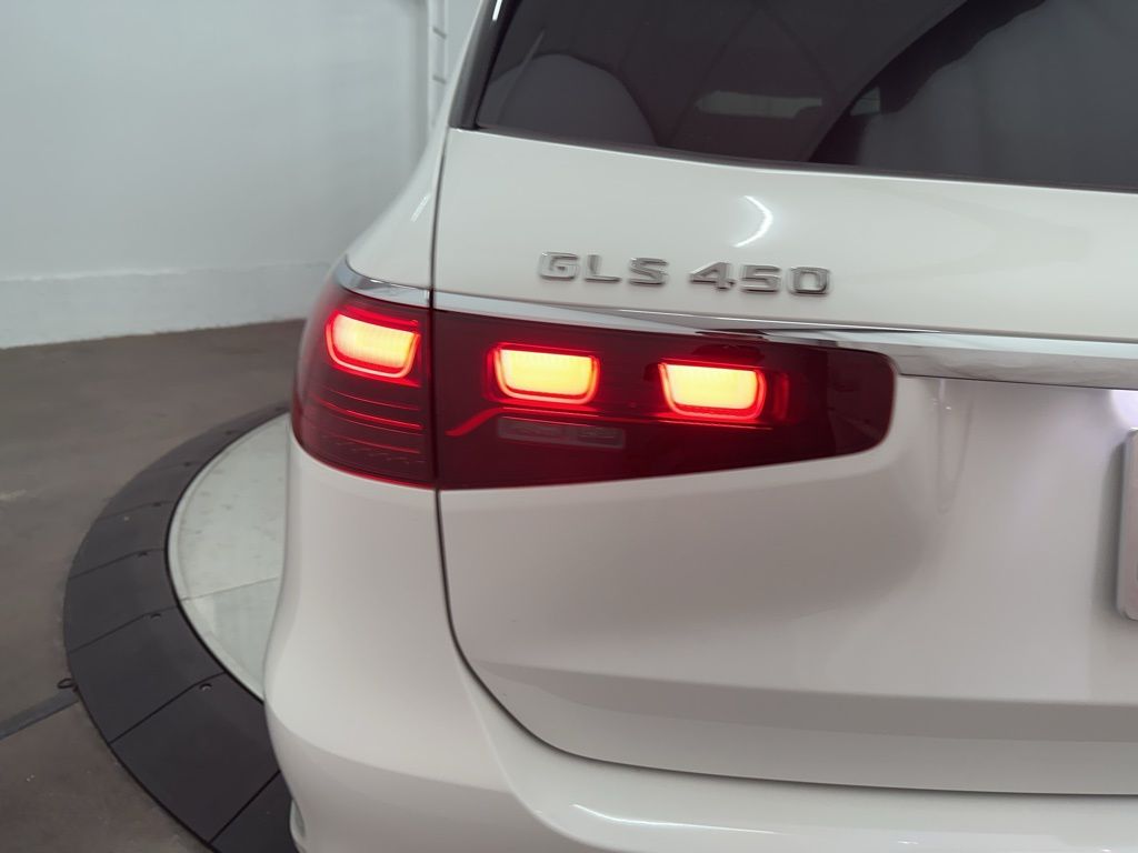 2026 Mercedes Benz GLS 450 4MATIC photo 28
