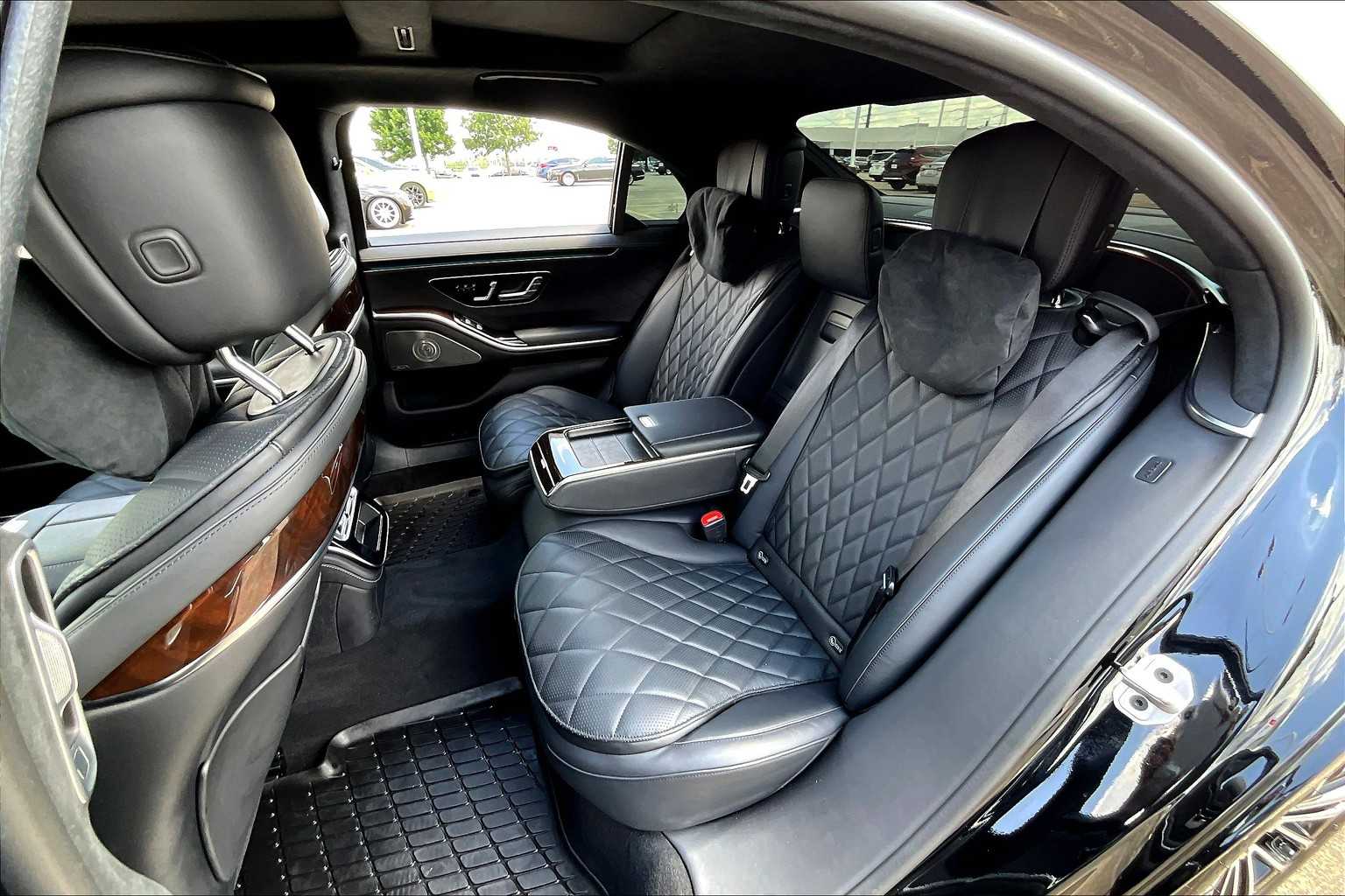 2024 Mercedes Benz S 580e photo 18