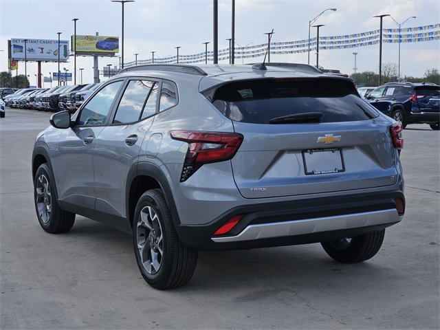 2026 Chevrolet Trax LT photo 3