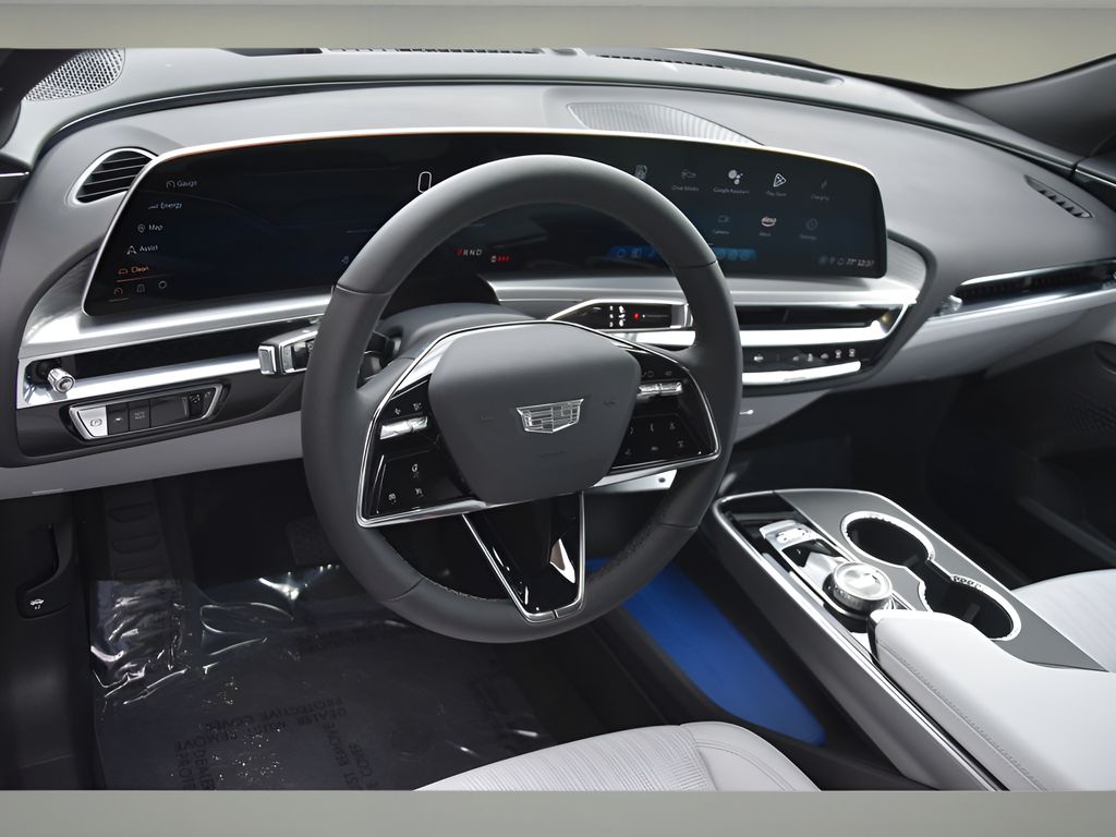 2025 Cadillac Lyriq Luxury photo 12