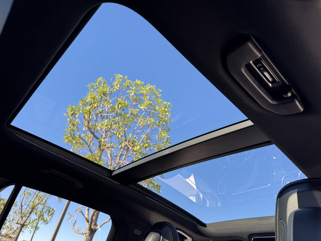 2026 Mercedes Benz GLC 300 4MATIC photo 2