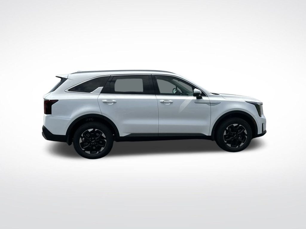 2025 Kia Sorento S photo 2