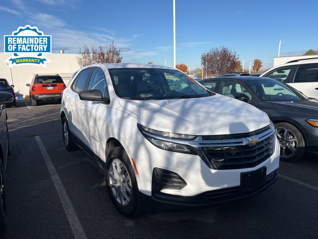 2023 Chevrolet Equinox LS photo 2