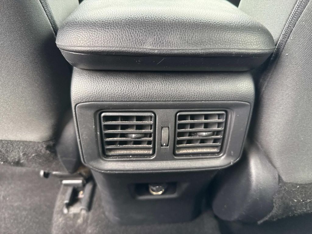 2022 Toyota RAV4 LE photo 16