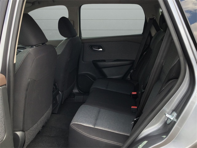 2023 Nissan Rogue SV photo 16