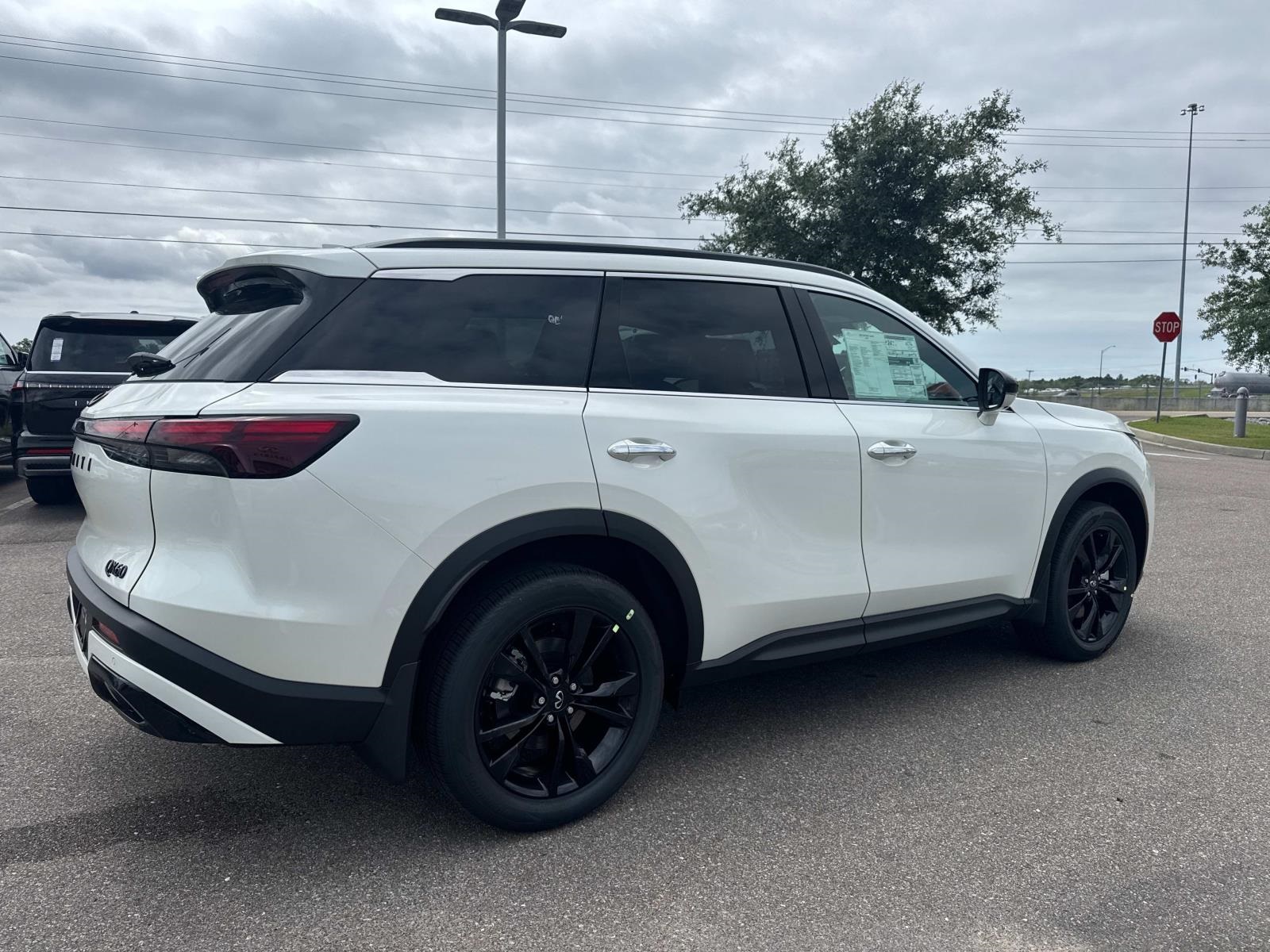 2025 Infiniti QX60 Luxe photo 4