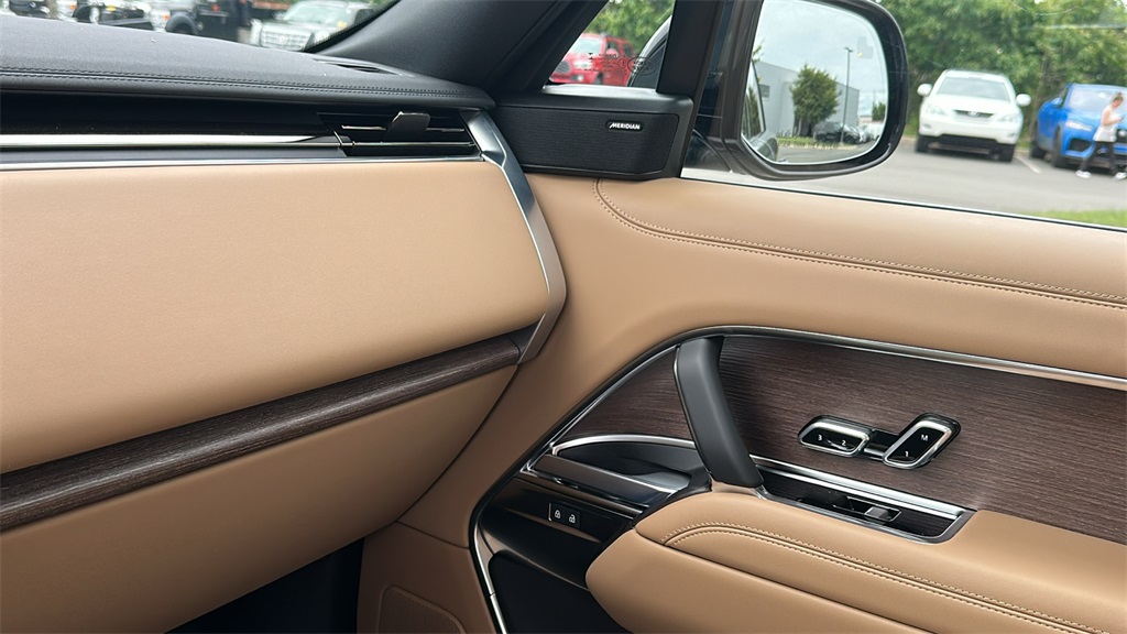 2025 Land Rover Range Rover SE photo 20