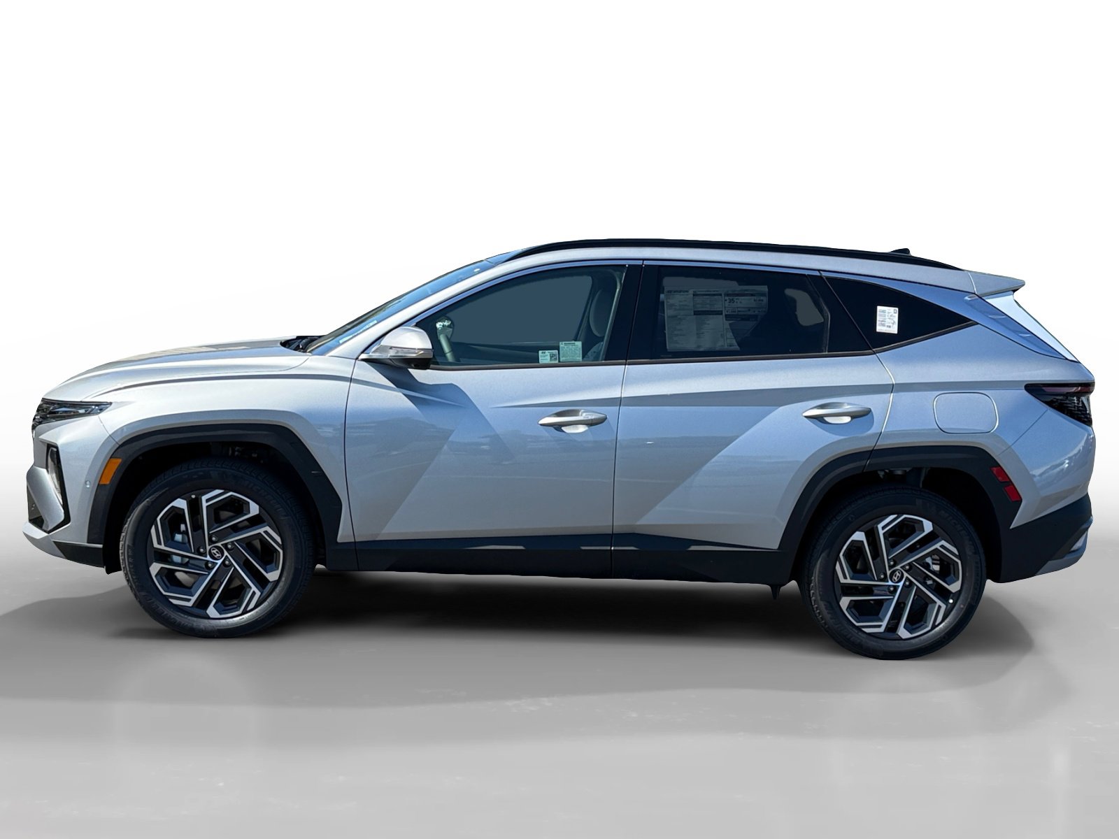 2025 Hyundai Tucson Hybrid Limited photo 2