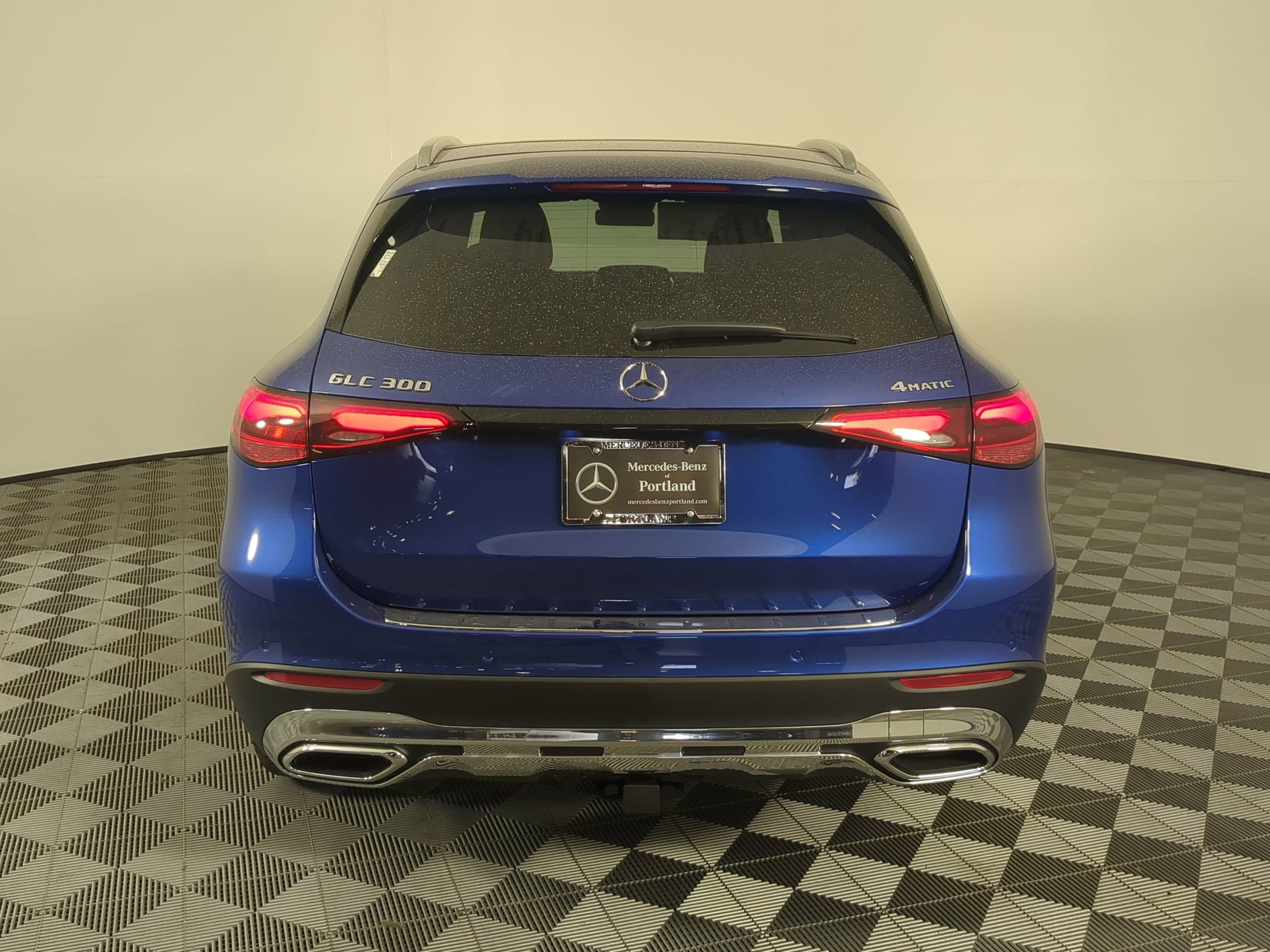 2026 Mercedes Benz GLC 300 4MATIC photo 4
