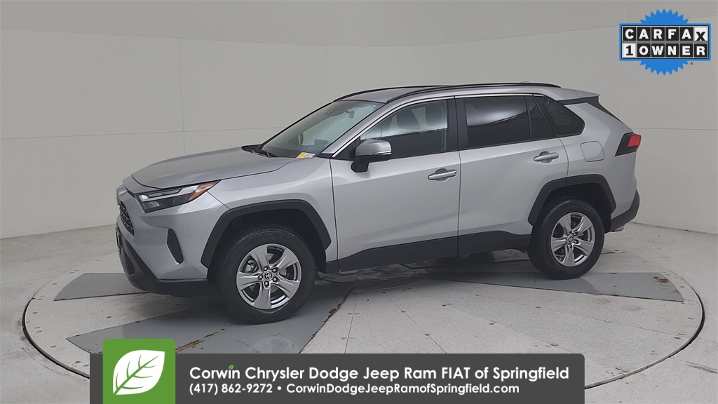 2024 Toyota RAV4 XLE photo 7