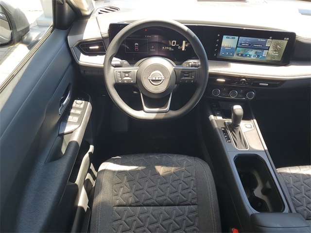 2025 Nissan Kicks SV photo 14