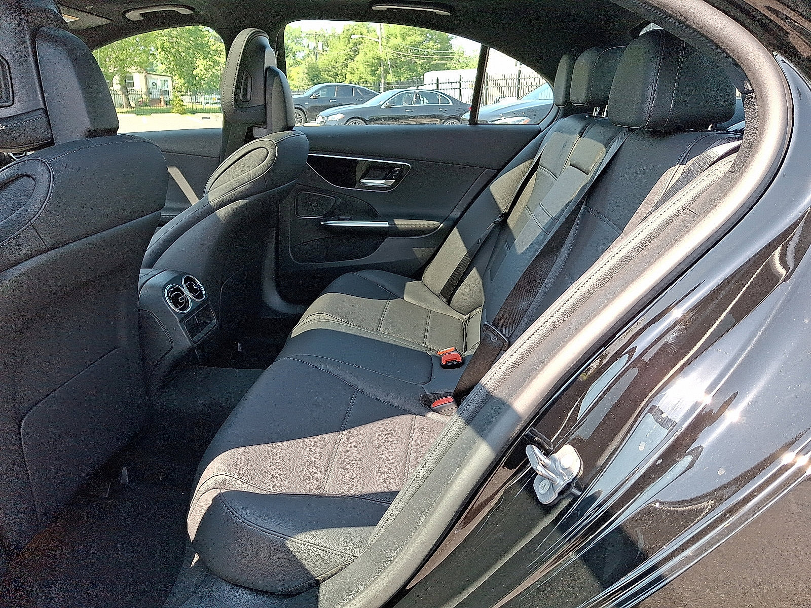 2025 Mercedes Benz C 300 4MATIC photo 4