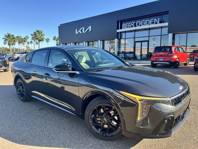 2025 Kia K4 GT-Line Turbo's photo
