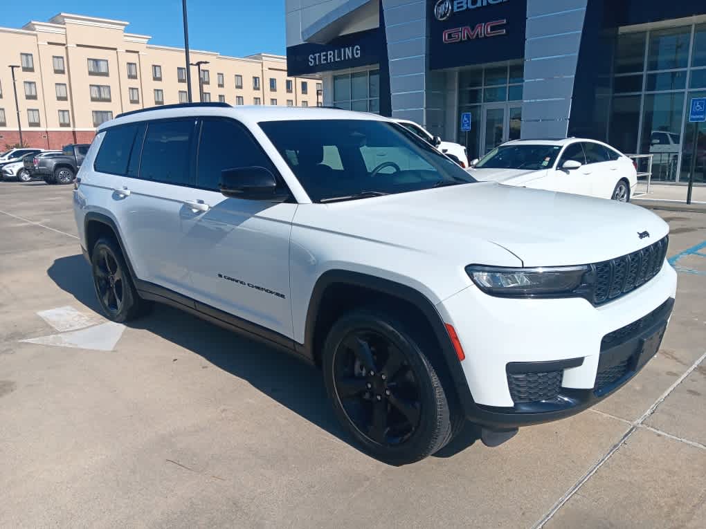 2023 Jeep Grand Cherokee Altitude photo 3