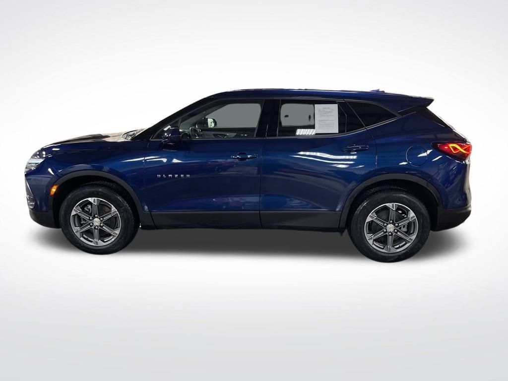 2023 Chevrolet Blazer 2LT photo 2