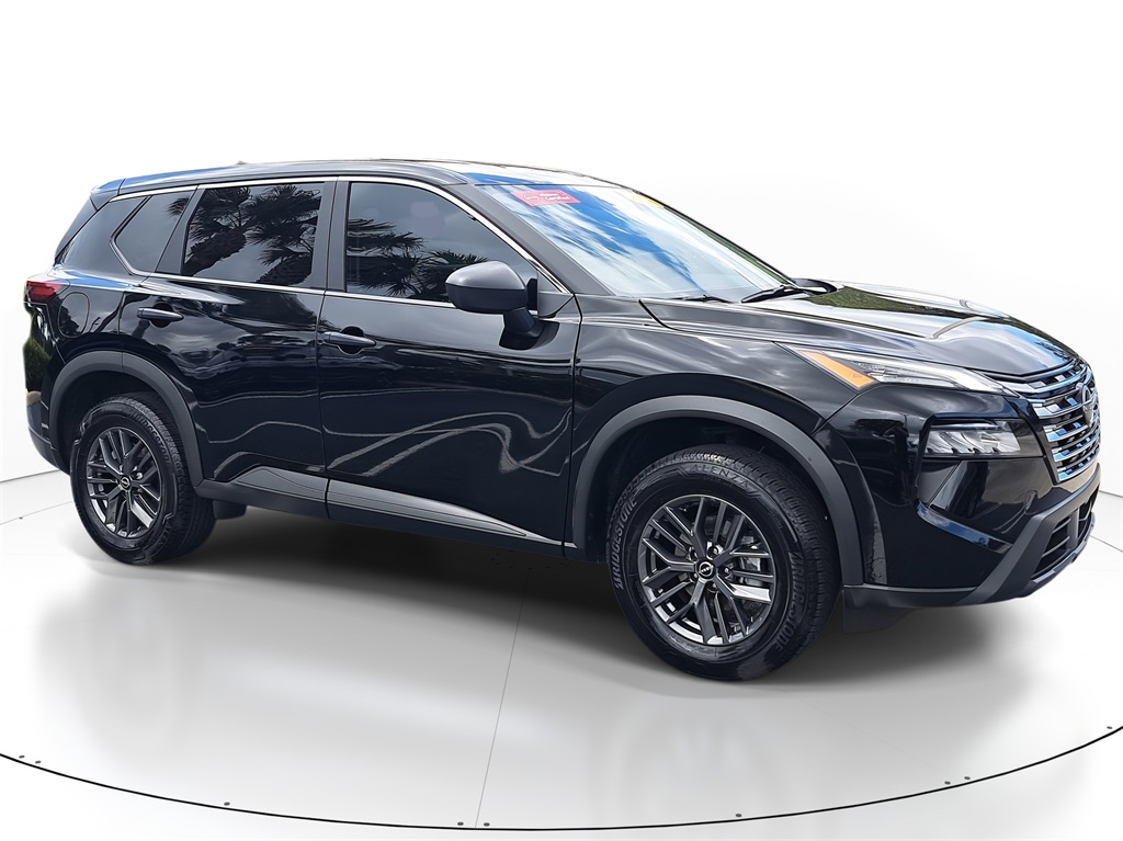 2025 Nissan Rogue S photo 2