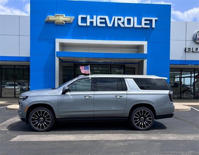 2025 Chevrolet Suburban High Country's photo