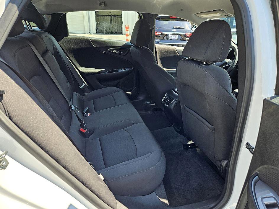 2023 Chevrolet Malibu 1LT photo 13