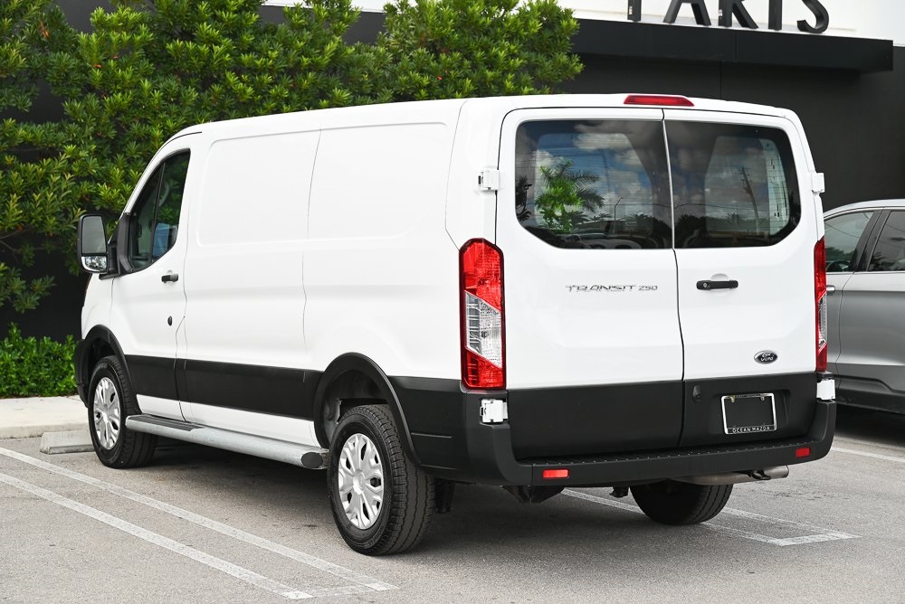 2024 Ford Transit photo 3