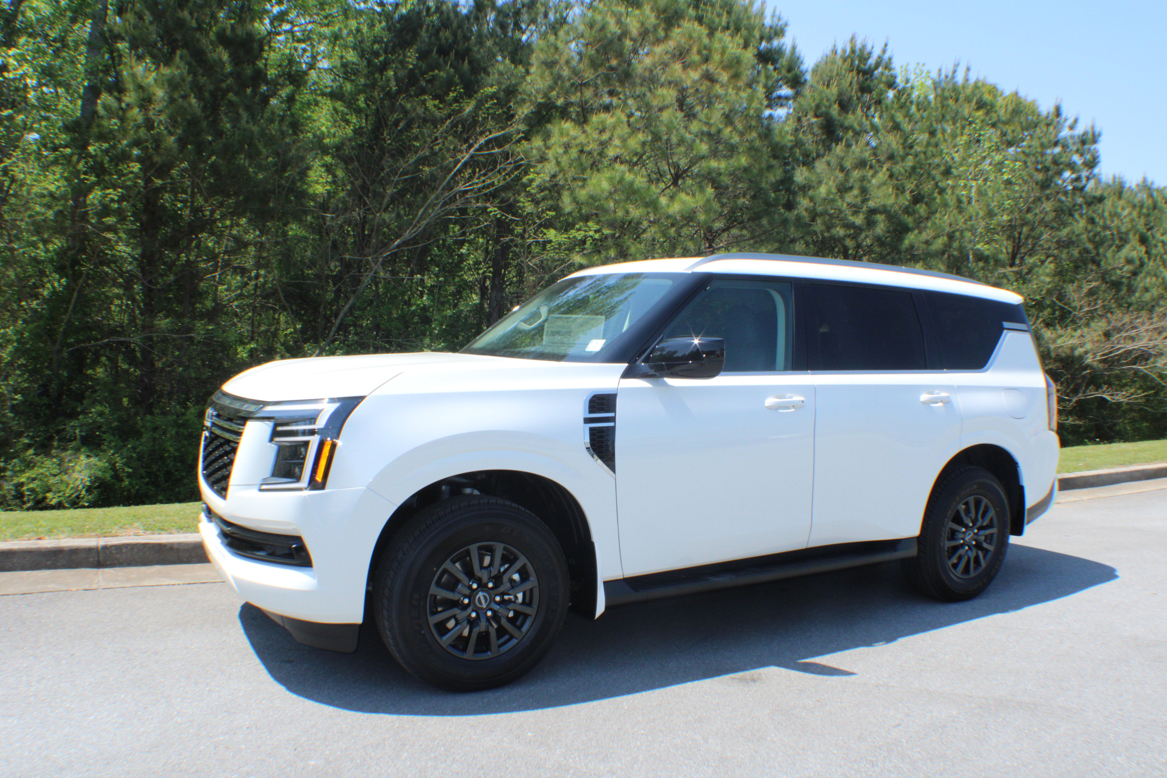 2025 Nissan Armada SV photo 4