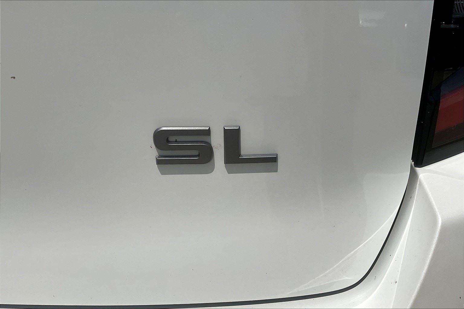 2025 Nissan Armada SL photo 8