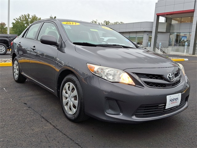 2011 Toyota Corolla LE photo 2