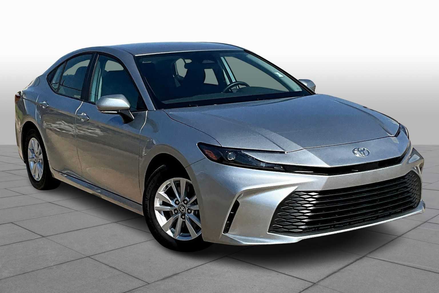 2025 Toyota Camry LE photo 2