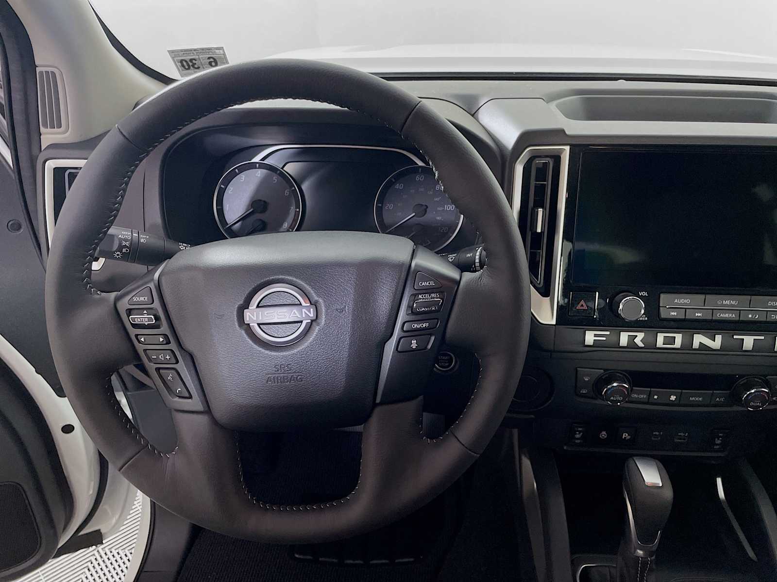 2025 Nissan Frontier SV photo 9