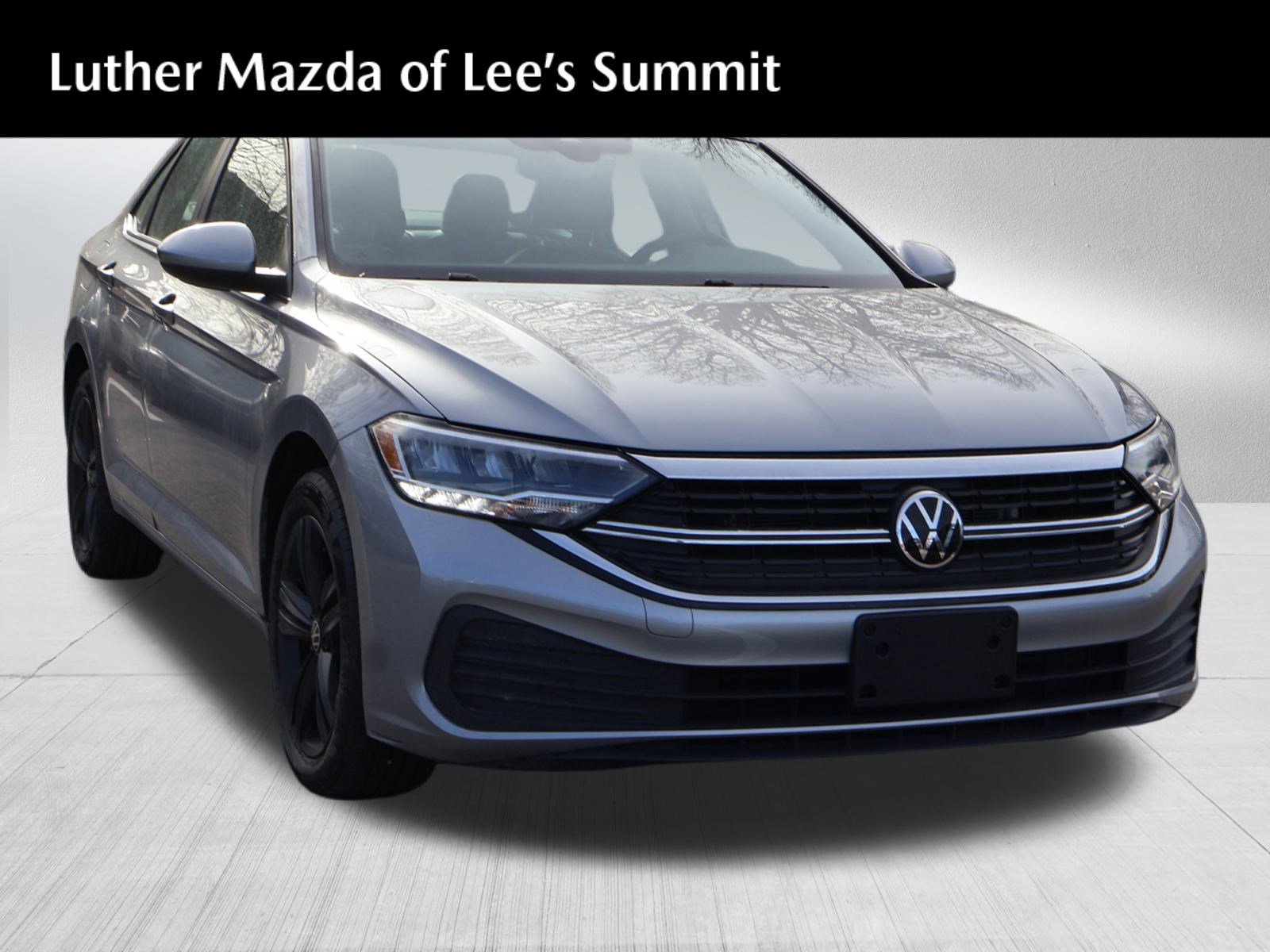 2024 Volkswagen Jetta SE's photo