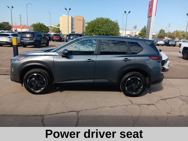 2026 Nissan Rogue SV photo 2