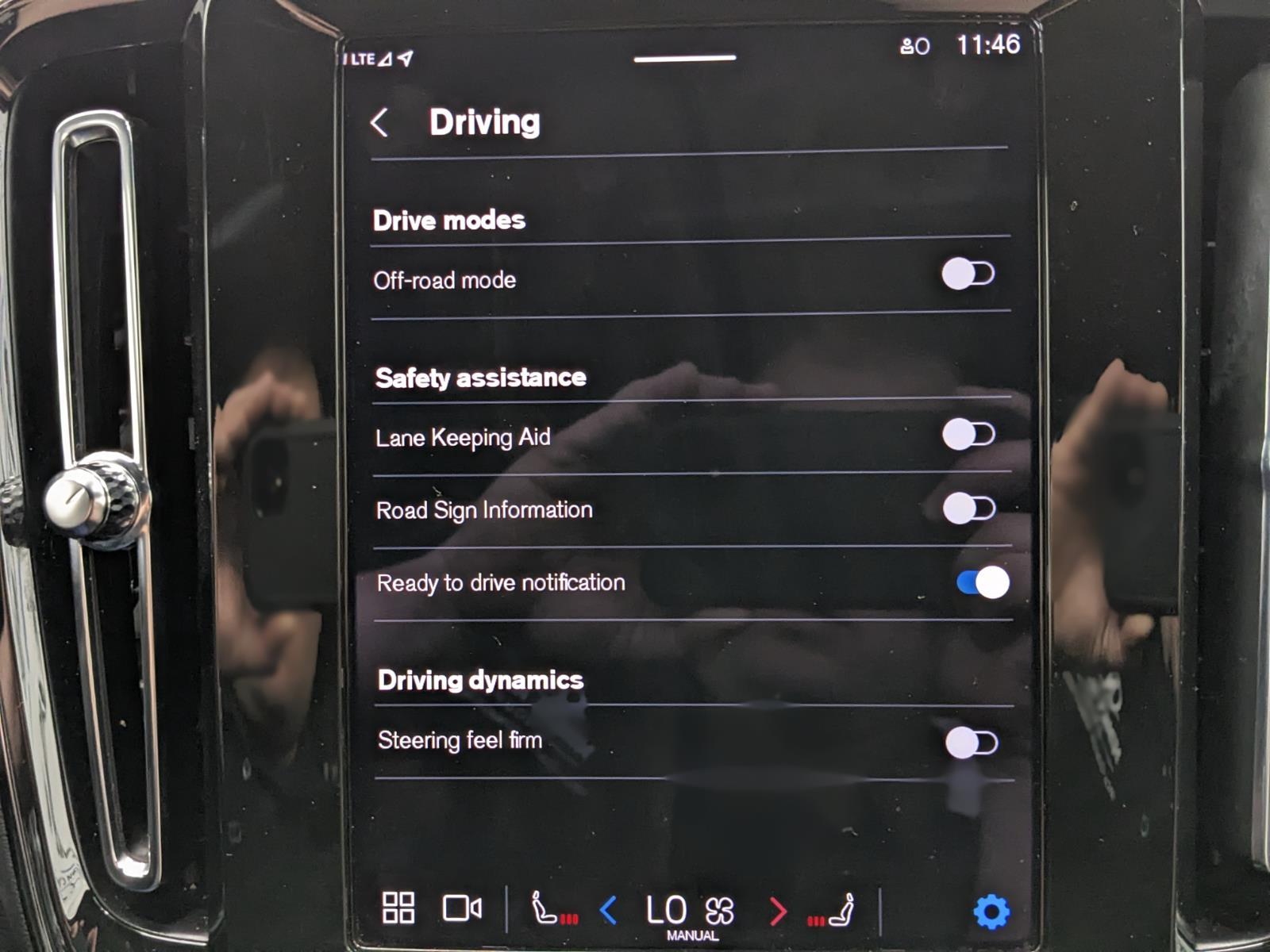2024 Volvo XC40 Core photo 8
