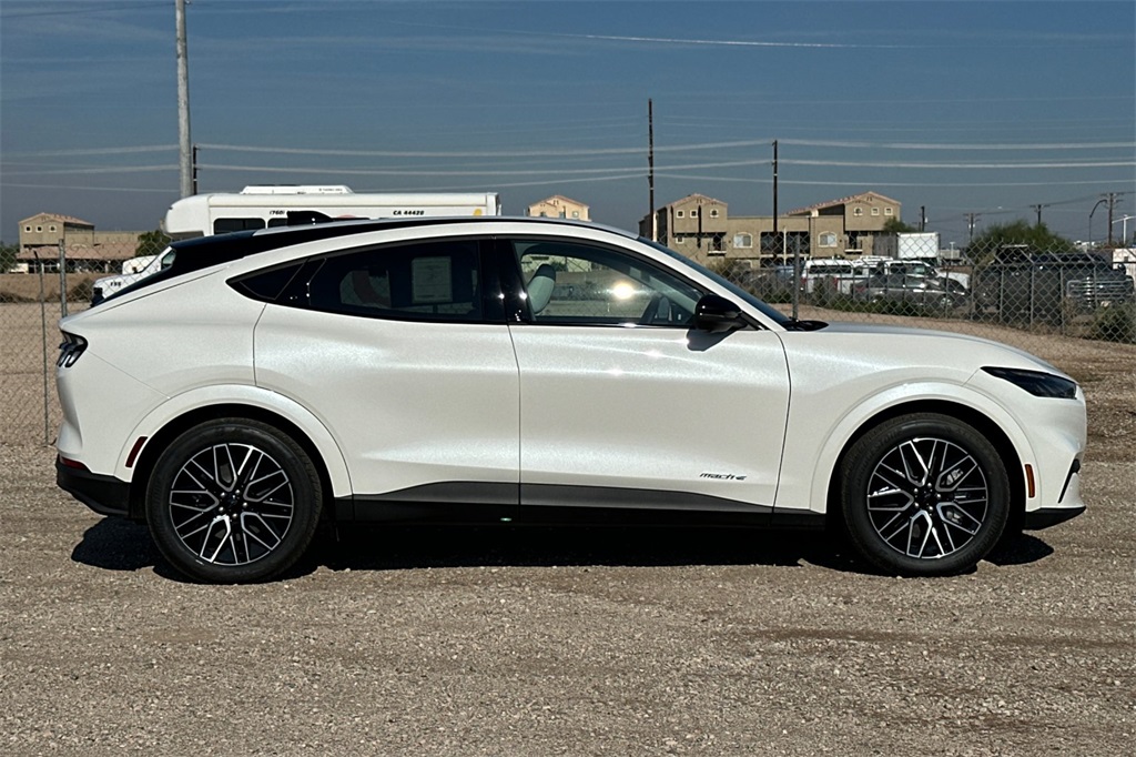 2025 Ford Mustang Mach-E Premium photo 3