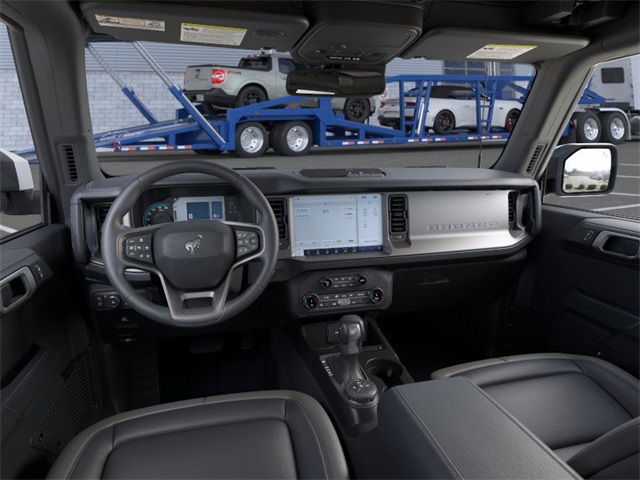 2025 Ford Bronco Outer Banks photo 9